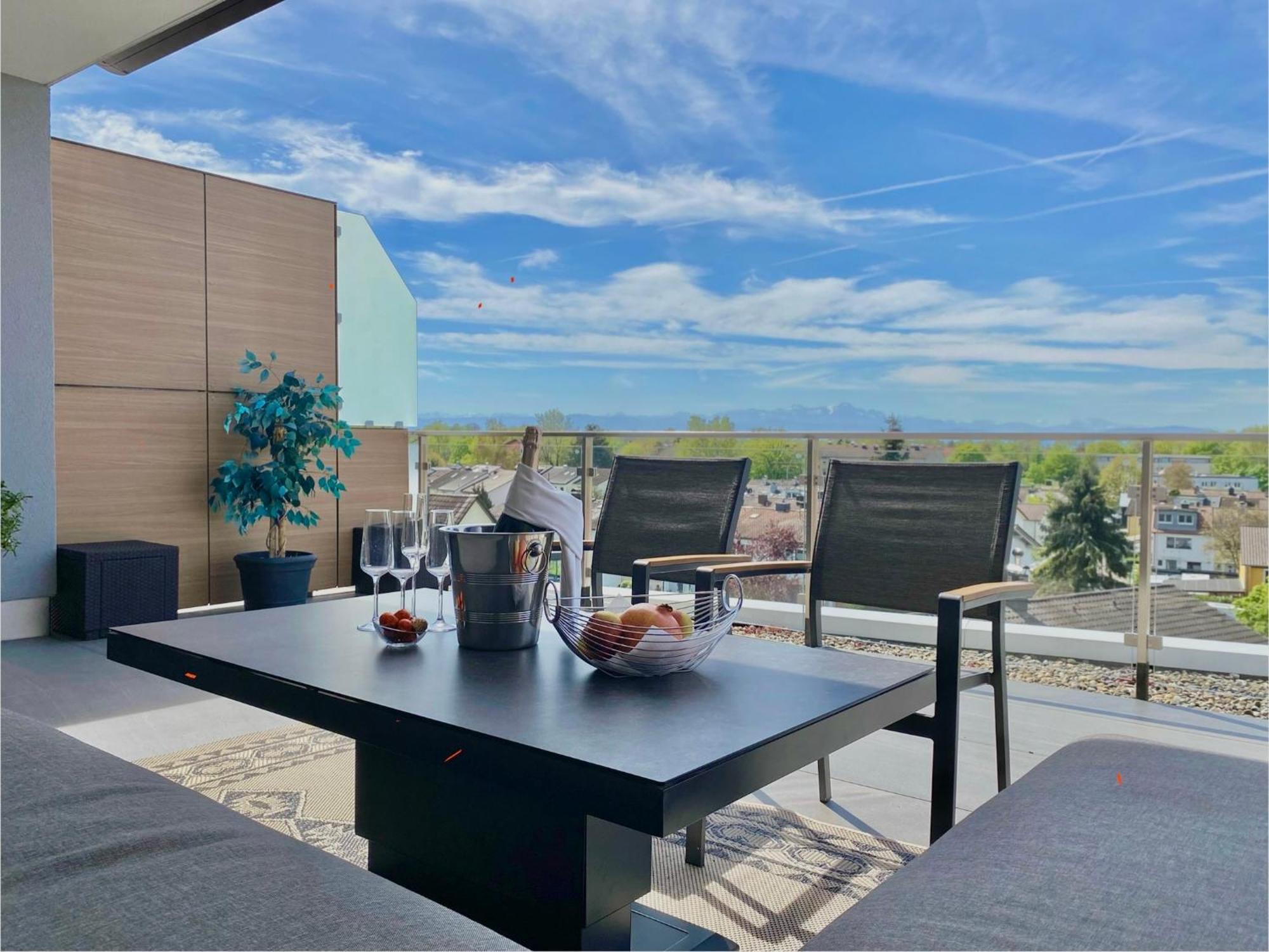 Penthouse Apartment Mit Alpenblick Friedrichshafen Exterior foto