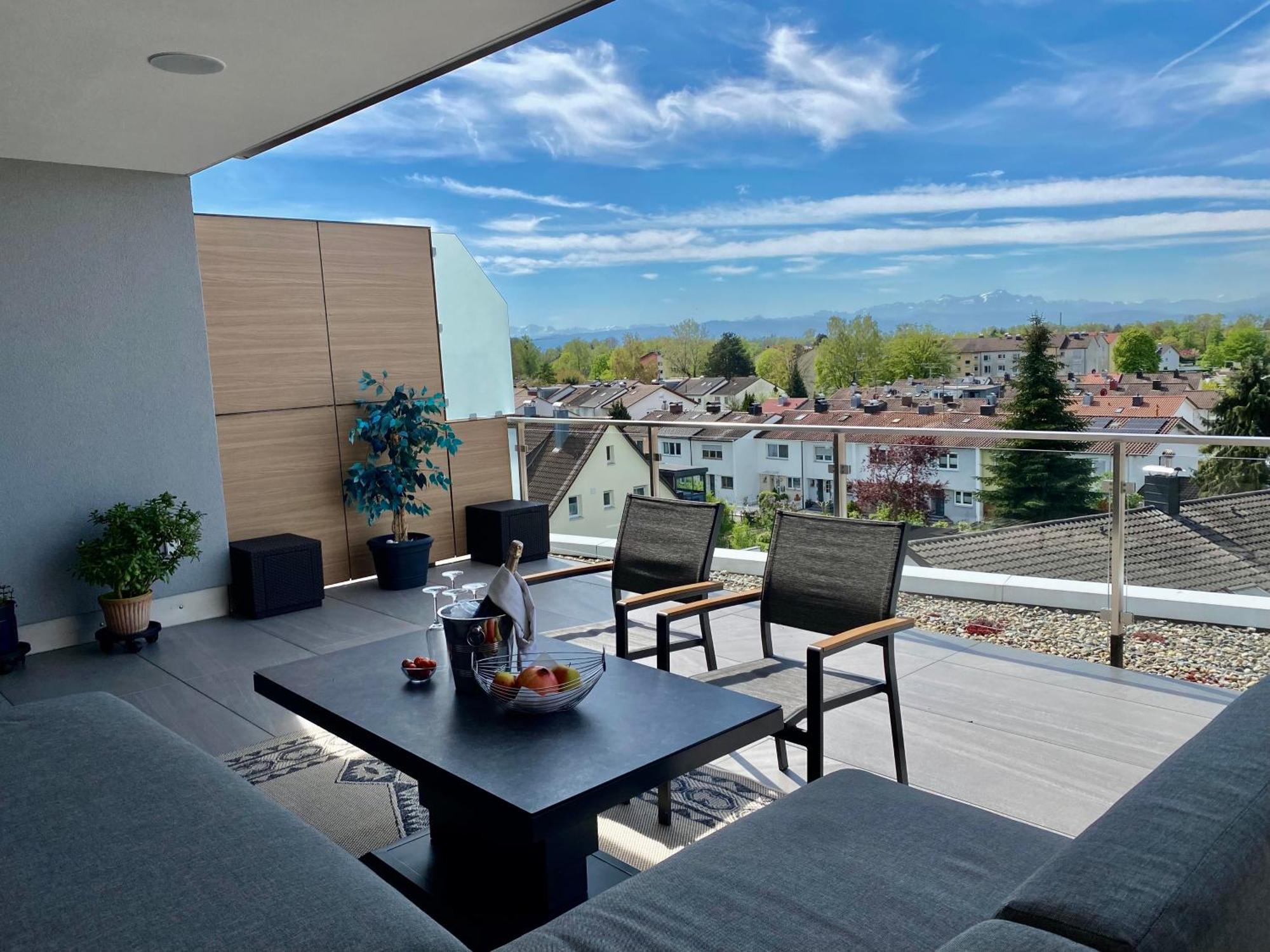 Penthouse Apartment Mit Alpenblick Friedrichshafen Exterior foto